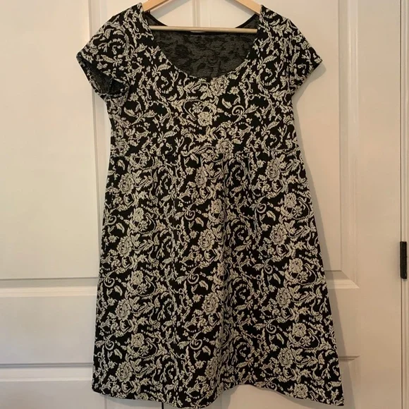 Tapestry Empire Waist Maternity Dress - Picture 2 of 7